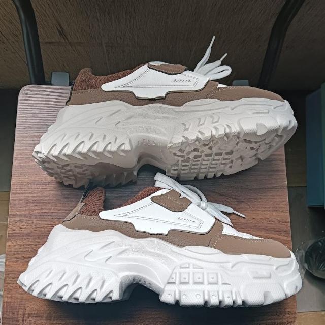 新品 24.5cm レディース スニーカー ホワイト シューズ 靴 厚底 < 女性ファッション  新品 24.5cm レディース スニーカー ホワイト シューズ 靴 厚底 < 女性ファッションの