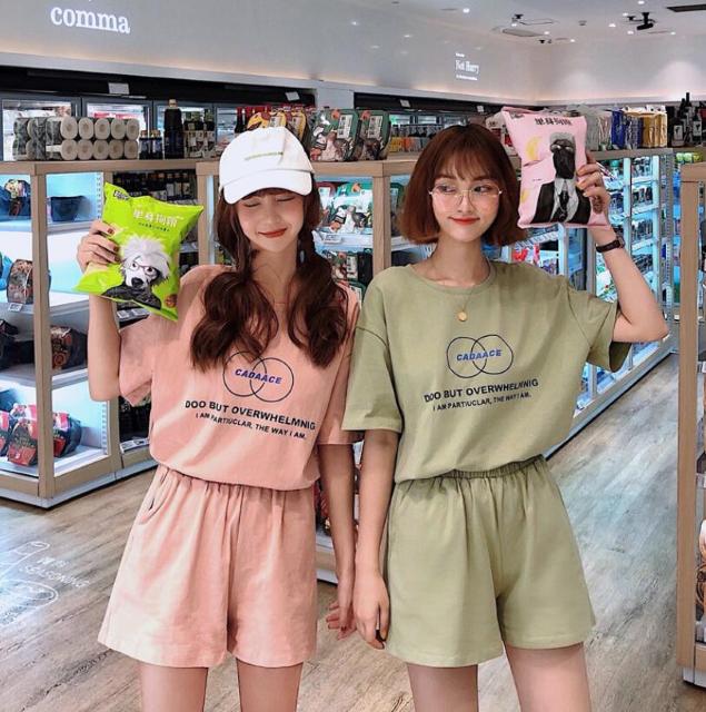 NEW★人気★おしゃれTシャツ&ショートパンツPXL < 女性ファッション  NEW★人気★おしゃれTシャツ&ショートパンツPXL  < 女性ファッションの