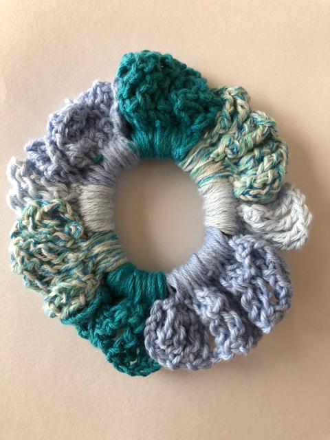 ハンドメイド シュシュ ブルー グラデーションカラー < 女性ファッション  ハンドメイド シュシュ ブルー グラデーションカラー < 女性ファッションの