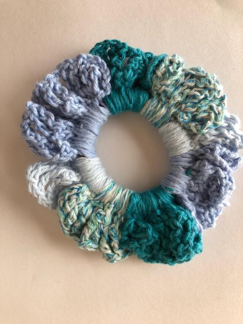 ハンドメイド シュシュ ブルー グラデーションカラー < 女性ファッション  ハンドメイド シュシュ ブルー グラデーションカラー < 女性ファッションの