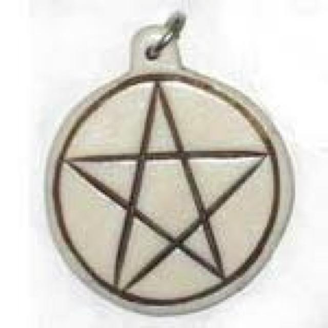 AzureGreen: Bone Pentacle pendant NwMO  ANZT[/v 