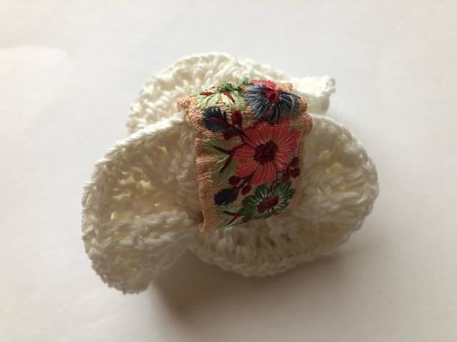 ハンドメイド 二重シュシュ ホワイト コットン インドレース < 女性ファッション  ハンドメイド 二重シュシュ ホワイト コットン インドレース < 女性ファッションの