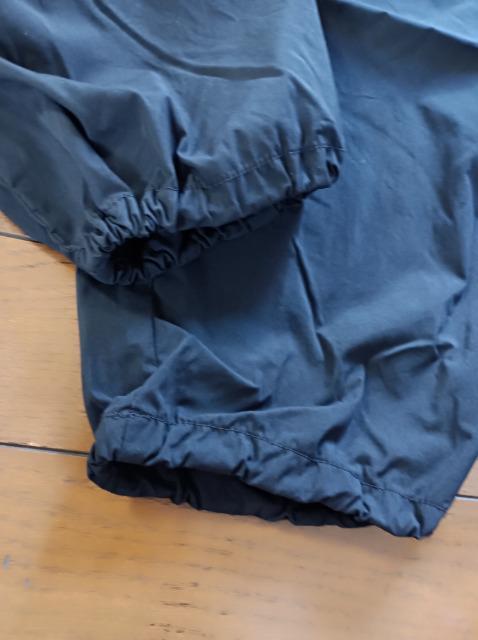 大人気★ユニクロ★イージーカーゴパンツ丈長め★定価4000円新品同様★人気黒★パラシュートパンツ★ < ブランド  大人気★ユニクロ★イージーカーゴパンツ丈長め★定価4000円新品同様★人気黒★パラシュートパンツ★ < ブランドの