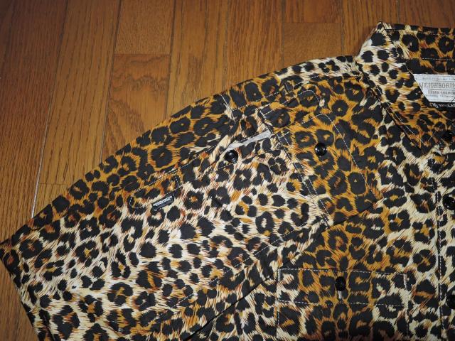 新品 NEIGHBORHOOD ネイバーフッド レオパード柄シャツ M ヒョウ柄 長袖シャツ 豹 HEAD LIGHT.LEO < ブランド 新品 NEIGHBORHOOD ネイバーフッド レオパード柄シャツ M ヒョウ柄 長袖シャツ 豹 HEAD LIGHT.LEO < ブランドの