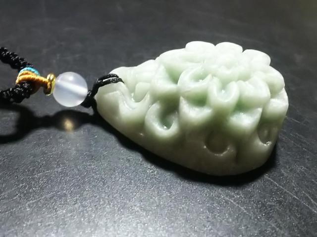 天然石★ミャンマー翡翠 天竺牡丹 ペンダント < 女性アクセサリー/時計 天然石★ミャンマー翡翠 天竺牡丹 ペンダント < 女性アクセサリー/時計の