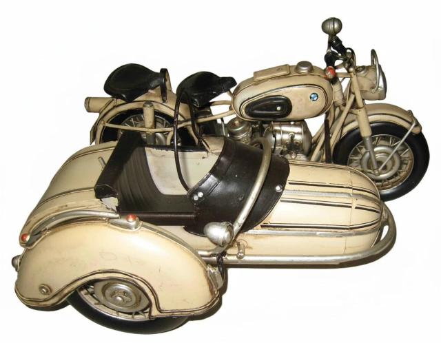 1/6 BMW バイク サイドカー クールガールやバービーを乗せれます。 オールド加工 スチール製品 < ホビー 1/6 BMW バイク サイドカー クールガールやバービーを乗せれます。 オールド加工 スチール製品 < ホビーの
