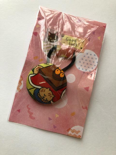 ハンドメイド ヘアゴム 特大くるみボタン かわいいねこちゃん バッグチャーム プレゼント < 女性ファッション  ハンドメイド ヘアゴム 特大くるみボタン かわいいねこちゃん バッグチャーム プレゼント < 女性ファッションの