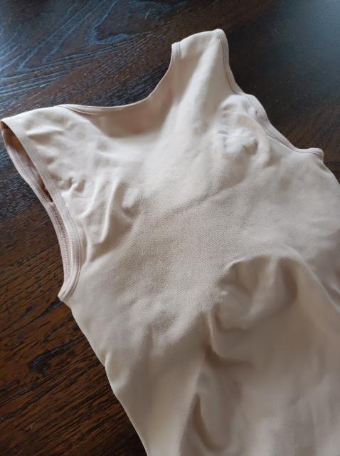 wing★定価4000円.新品タグ付★カップ付きタンク★背中補正バスト&スタイルアップ★伸び伸び柔らか着心地抜群★ワコール送料無料 < 女性ファッション  wing★定価4000円.新品タグ付★カップ付きタンク★背中補正バスト&スタイルアップ★伸び伸び柔らか着心地抜群★ワコール送料無料 < 女性ファッションの