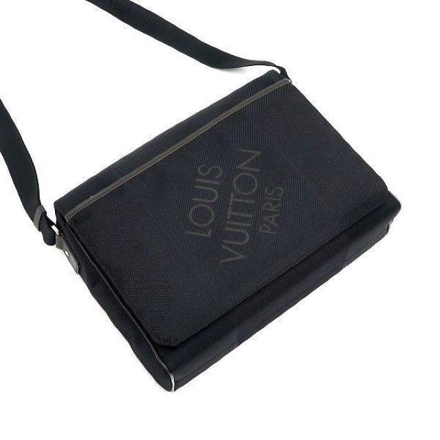 ◆ 本物 美品 ◆ LV ルイヴィトン 希少 ダミエジェアン ノワール メサジェNM ショルダーバッグ ブラック 黒 M93225 < ブランド  ◆ 本物 美品 ◆ LV ルイヴィトン 希少 ダミエジェアン ノワール メサジェNM ショルダーバッグ ブラック 黒 M93225 < ブランドの