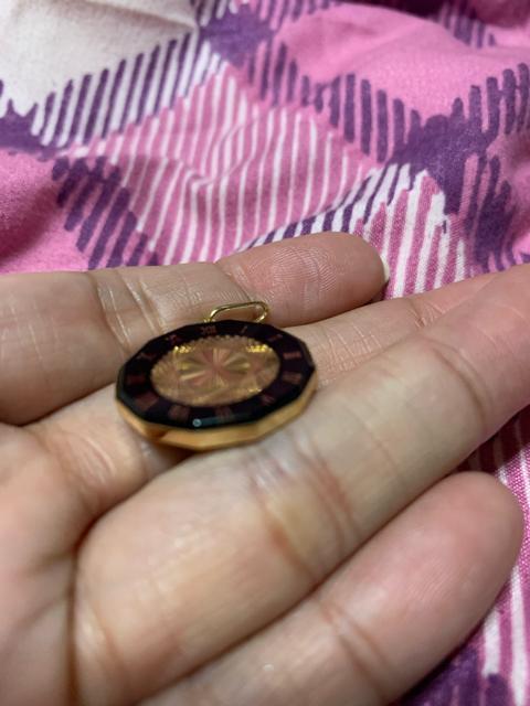 K18 YGガラス イリュージョンホースペンダント < 女性アクセサリー/時計 K18 YGガラス イリュージョンホースペンダント < 女性アクセサリー/時計の