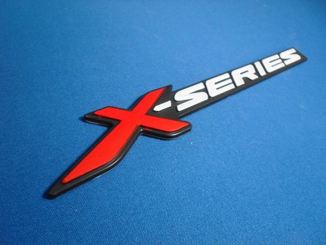 ● X-SERIES ABS製 RED/WHITE仕様 エンブレム 新品特価品 < 自動車/バイク ● X-SERIES ABS製 RED/WHITE仕様 エンブレム 新品特価品 < 自動車/バイク