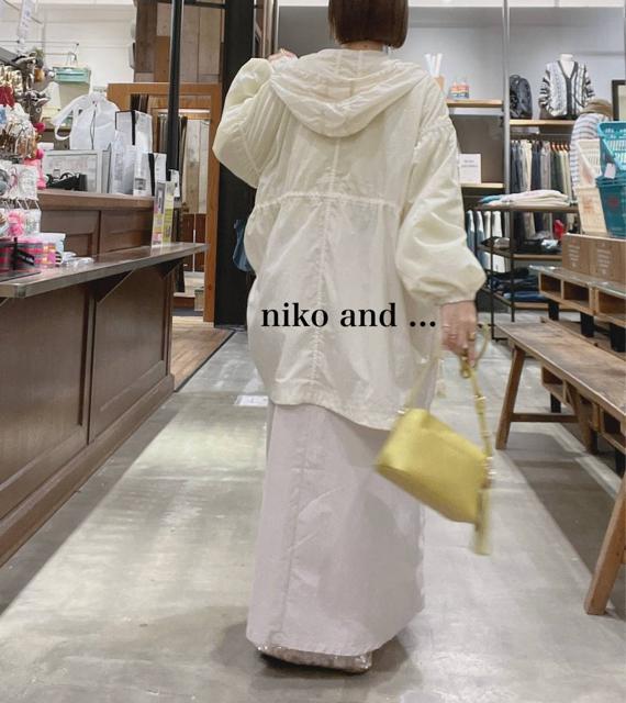新品 niko and ...★薄手カジュアルブルゾン < 女性ファッション  新品 niko and ...★薄手カジュアルブルゾン < 女性ファッションの