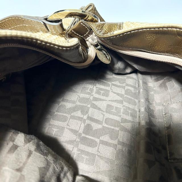 i FURLA t Xg[ V_[obO  uh 