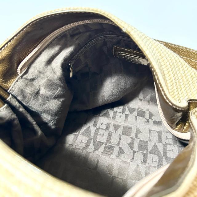 i FURLA t Xg[ V_[obO  uh 