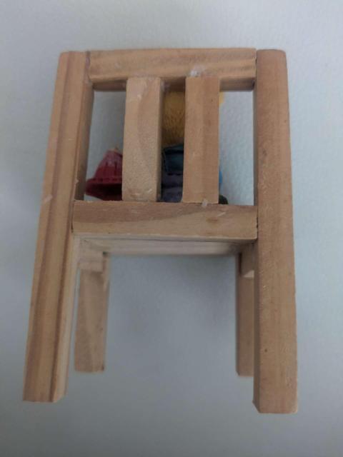 木製ミニチュア椅子に座った可愛いテディベアの置物 インテリアフィギュア < おもちゃ 木製ミニチュア椅子に座った可愛いテディベアの置物 インテリアフィギュア < おもちゃの