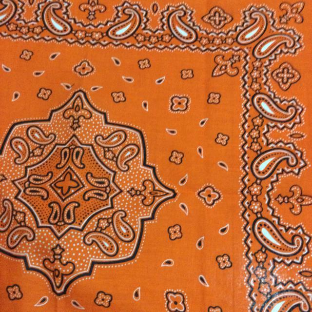 ベーズリー柄の大判ハンカチ < 女性ファッション  ベーズリー柄の大判ハンカチ < 女性ファッションの