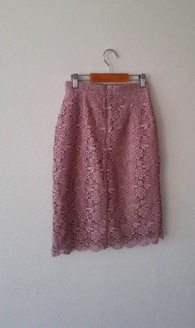 ユニクロ◆ピンクパープル 総レース タイト 台形 スカート◆Sサイズ < ブランド  ユニクロ◆ピンクパープル 総レース タイト 台形 スカート◆Sサイズ < ブランドの