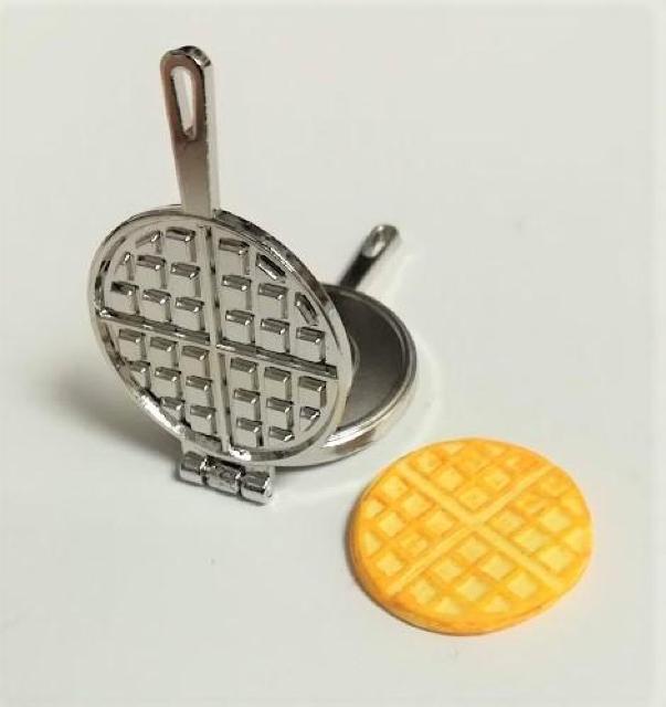 ミニチュア★ワッフルメーカー★シルバー★調理器具★ドールハウスに★ < おもちゃ  ミニチュア★ワッフルメーカー★シルバー★調理器具★ドールハウスに★ < おもちゃの