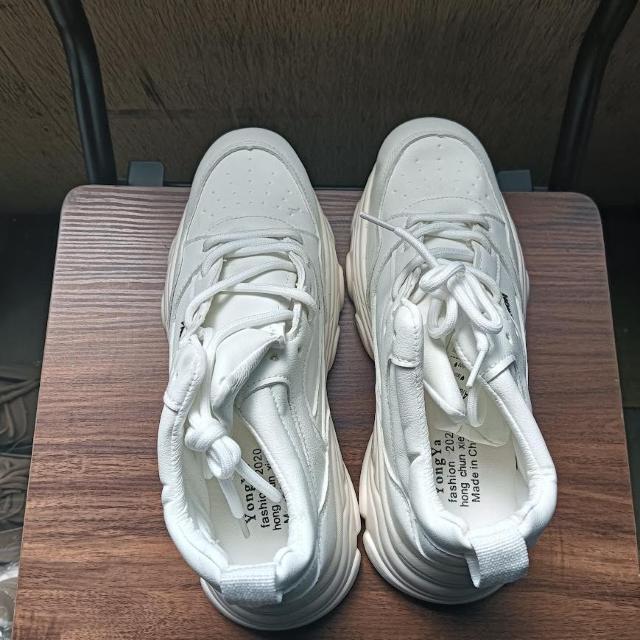 新品 25cm レディース スニーカー ホワイト シューズ 靴 厚底 身長アップ < 女性ファッション  新品 25cm レディース スニーカー ホワイト シューズ 靴 厚底 身長アップ < 女性ファッションの