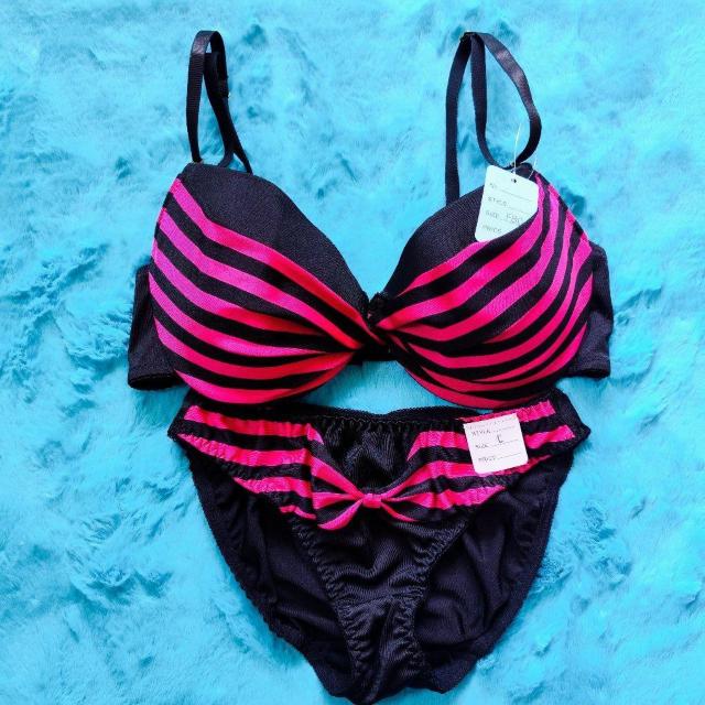エロカワッ。。F80×L。。。リボンモチーフ水着みたいなブラジャー&ショーツセット。。グラマー大きいサイズボーダーストライプ柄 < 女性ファッション  エロカワッ。。F80×L。。。リボンモチーフ水着みたいなブラジャー&ショーツセット。。グラマー大きいサイズボーダーストライプ柄  < 女性ファッションの