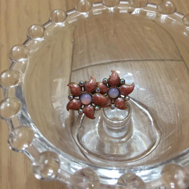 アンティーク風 ピンクのお花ピアス < 女性アクセサリー/時計  アンティーク風 ピンクのお花ピアス  < 女性アクセサリー/時計の