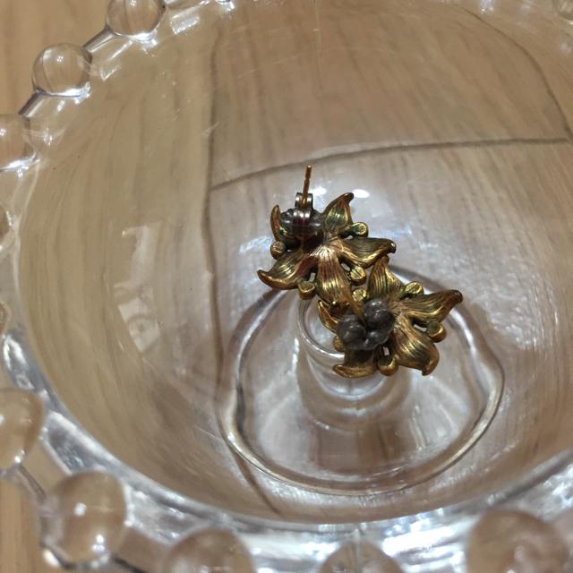 アンティーク風 ピンクのお花ピアス < 女性アクセサリー/時計  アンティーク風 ピンクのお花ピアス < 女性アクセサリー/時計の
