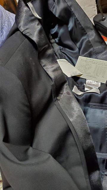 国内正規 ディオールオム スモーキングチューブジャケット 黒 40 スーツ メンズ ナローラペル スペンサーショールラペル 付属有 < ブランド  国内正規 ディオールオム スモーキングチューブジャケット 黒 40 スーツ メンズ ナローラペル スペンサーショールラペル 付属有 < ブランドの