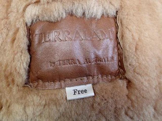 ■TERRALAMテララム/オーストラリア製 羊革 ムートン ジャケット ジャンパー ZIP入り ショート丈/FREE < 女性ファッション  ■TERRALAMテララム/オーストラリア製 羊革 ムートン ジャケット ジャンパー ZIP入り ショート丈/FREE < 女性ファッションの