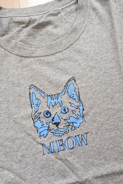 160★綿100%★ねこちゃんプリントTシャツ★新品★送料無料 < キッズ/ベビー  160★綿100%★ねこちゃんプリントTシャツ★新品★送料無料 < キッズ/ベビーの