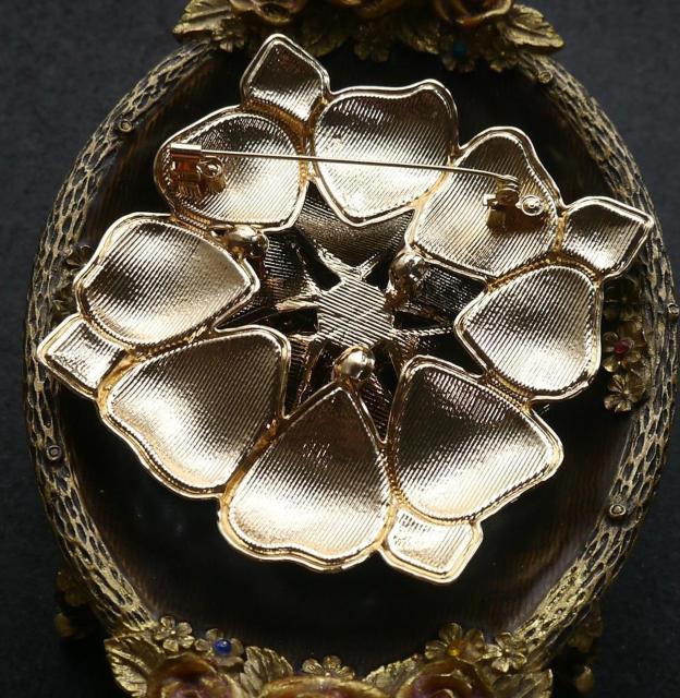 新品アンティーク調お花 牡丹 ブローチ グレー 大きめ < 女性アクセサリー/時計  新品アンティーク調お花 牡丹 ブローチ グレー 大きめ < 女性アクセサリー/時計の