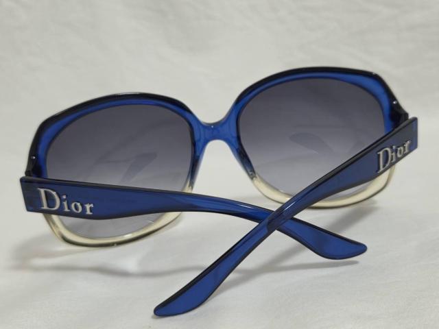 正規 浜崎あゆみ着 ディオール Dior グロッシー ロゴ サングラス ブルーグラデーション 黒 グラマラスリフレクションカラー < ブランド 正規 浜崎あゆみ着 ディオール Dior グロッシー ロゴ サングラス ブルーグラデーション 黒 グラマラスリフレクションカラー < ブランドの