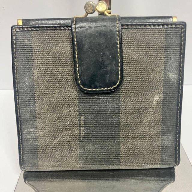 �t�F���f�B FENDI 2�܂���z ���܌� �y�J�� �u���E�� �u���b�N PVC  �� �u�����h�� 