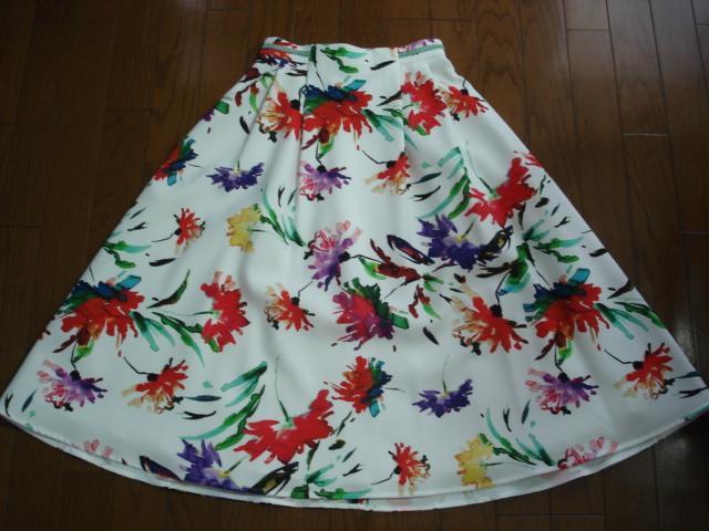 ���N�C�[���Y�R�[�g�@��l�ԕ��f�U�C���t���A�[�X�J�[�g���N���[�[�b�g�������i�I  �� �u�����h�� 