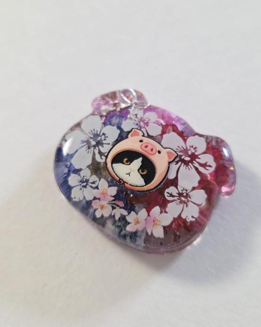 ブタねこちゃんドライフラワー入りレジンヘアゴム☆ ねこ 猫 ネコ ハチワレ猫 ブタ ヘアゴム ブローチ ポニーフック < 女性ファッション ブタねこちゃんドライフラワー入りレジンヘアゴム☆ ねこ 猫 ネコ ハチワレ猫 ブタ ヘアゴム ブローチ ポニーフック < 女性ファッションの