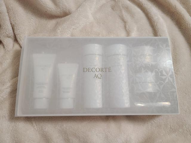 【限定ラスト1品 お得】コスメデコルテAQ ラディアンスコフレT < ブランド 【限定ラスト1品 お得】コスメデコルテAQ ラディアンスコフレT < ブランドの