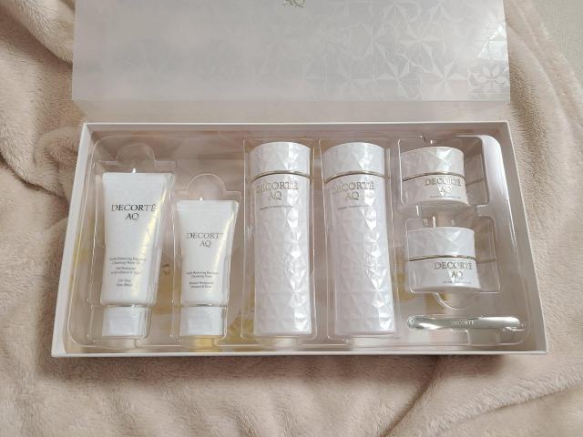 【限定ラスト1品 お得】コスメデコルテAQ ラディアンスコフレT < ブランド 【限定ラスト1品 お得】コスメデコルテAQ ラディアンスコフレT < ブランドの