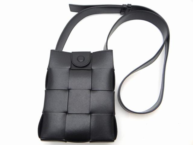 BOTTEGAVENETA ボッテガ・ヴェネタ カセット ミニ クロスボディバッグ ショルダーバッグ ブラック<USED> < ブランド  BOTTEGAVENETA ボッテガ・ヴェネタ カセット ミニ クロスボディバッグ ショルダーバッグ ブラック<USED>  < ブランドの