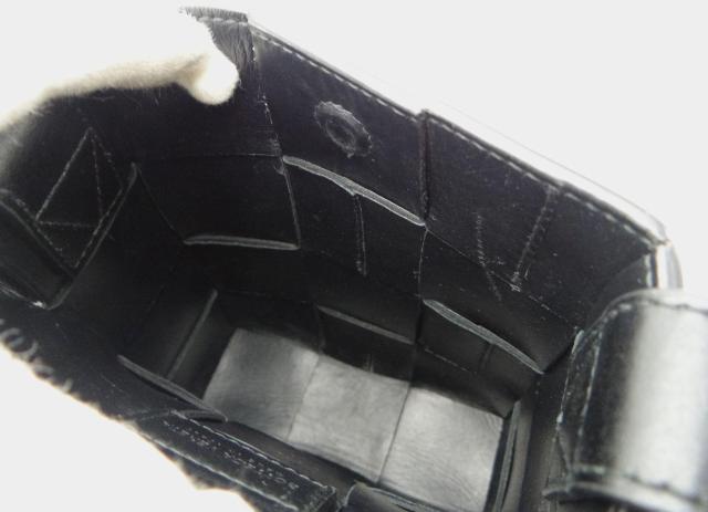 BOTTEGAVENETA ボッテガ・ヴェネタ カセット ミニ クロスボディバッグ ショルダーバッグ ブラック<USED> < ブランド  BOTTEGAVENETA ボッテガ・ヴェネタ カセット ミニ クロスボディバッグ ショルダーバッグ ブラック<USED> < ブランドの