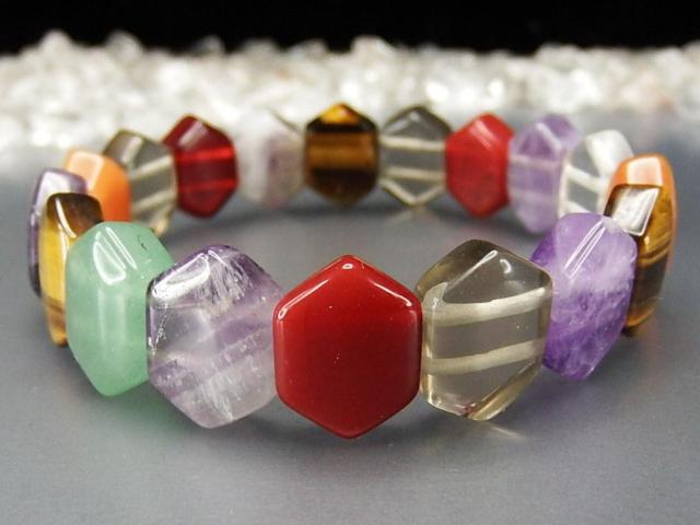 多種天然石六角形レア仕様バングルブレスレットアメジストタイガーアイ水晶etc. < 女性アクセサリー/時計  多種天然石六角形レア仕様バングルブレスレットアメジストタイガーアイ水晶etc. < 女性アクセサリー/時計の