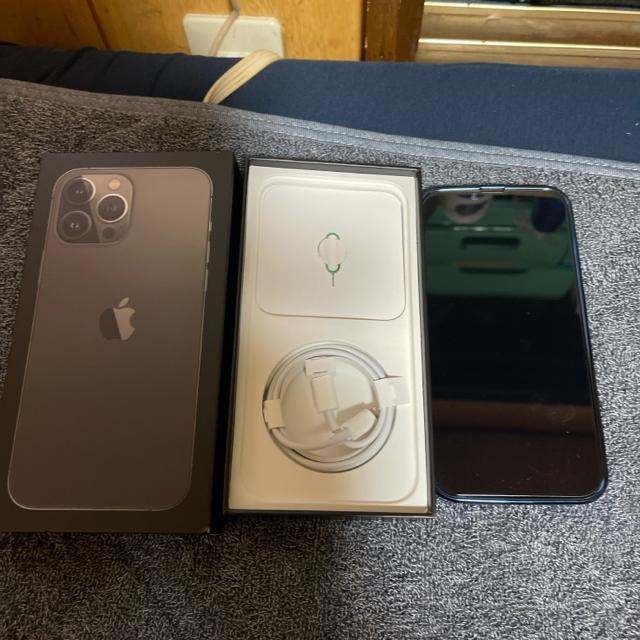 iPhone12pro}bNXiPhone12prõZbg̏oiɂȂ܂B  Ɠd/AV 