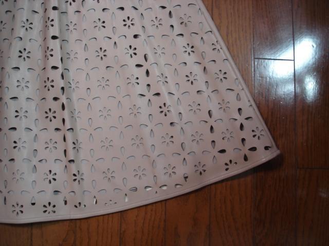 ★クイーンズコート フラワーパンチングデザインスカート★着用1・2度!超激安! < ブランド ★クイーンズコート フラワーパンチングデザインスカート★着用1・2度!超激安! < ブランドの