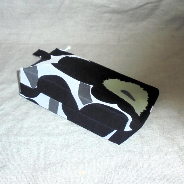 【20p幅】◆マリメッコMarimekko【PIENI UNIKKO】◆ファスナーポーチ < 女性ファッション  【20p幅】◆マリメッコMarimekko【PIENI UNIKKO】◆ファスナーポーチ < 女性ファッションの