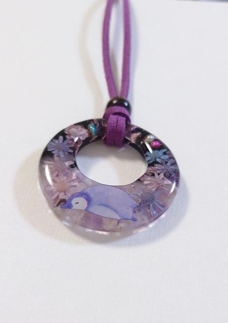 ペンギンとアメジストとドライフラワーレジンネックレス☆  天然石レジンネックレス  アメジストネックレス   ペンギンアクセサリー < 女性ファッション  ペンギンとアメジストとドライフラワーレジンネックレス☆  天然石レジンネックレス  アメジストネックレス   ペンギンアクセサリー < 女性ファッションの