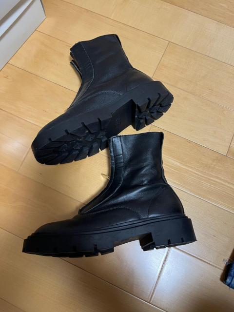 ZARA フロントジップ厚底ショートブーツ < ブランド ZARA フロントジップ厚底ショートブーツ < ブランドの
