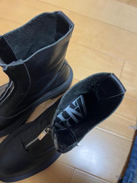 ZARA フロントジップ厚底ショートブーツ < ブランド ZARA フロントジップ厚底ショートブーツ < ブランドの