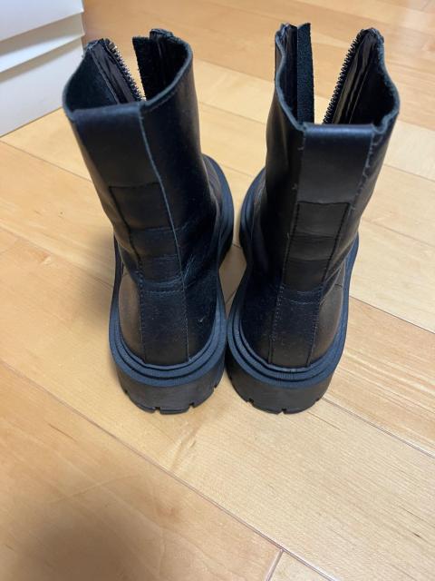 ZARA フロントジップ厚底ショートブーツ < ブランド ZARA フロントジップ厚底ショートブーツ < ブランドの