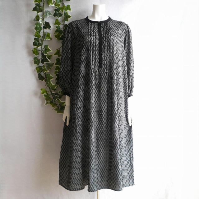 新品 9956 ML 幾何学柄 ピンタック ワンピース 黒系 秋 レディース モード クラシック 高級感 上質 上品 < 女性ファッション 新品 9956 ML 幾何学柄 ピンタック ワンピース 黒系 秋 レディース モード クラシック 高級感 上質 上品 < 女性ファッションの