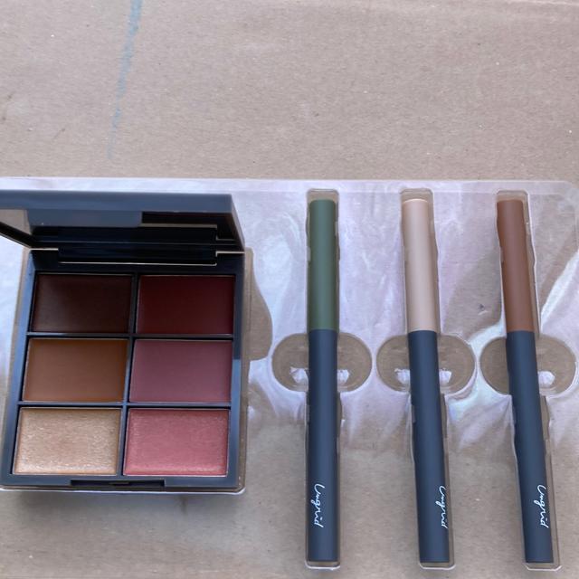 リップ&チーク6色パレット.クレヨンアイカラー < 香水/コスメ/ネイル リップ&チーク6色パレット.クレヨンアイカラー < 香水/コスメ/ネイルの