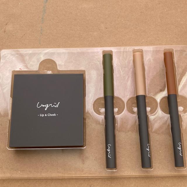 リップ&チーク6色パレット.クレヨンアイカラー < 香水/コスメ/ネイル リップ&チーク6色パレット.クレヨンアイカラー < 香水/コスメ/ネイルの