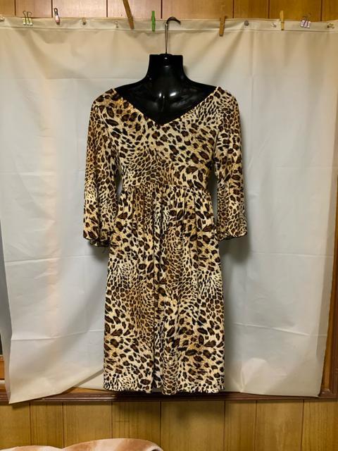 ◆ヒョウ柄「Vネックワンピース」フリーサイズ < 女性ファッション  ◆ヒョウ柄「Vネックワンピース」フリーサイズ < 女性ファッションの